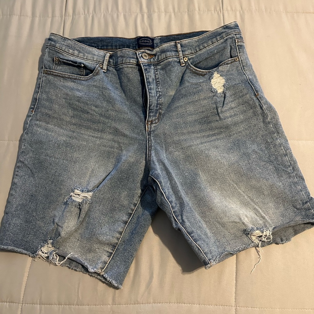 SCOOP Distressed shorts